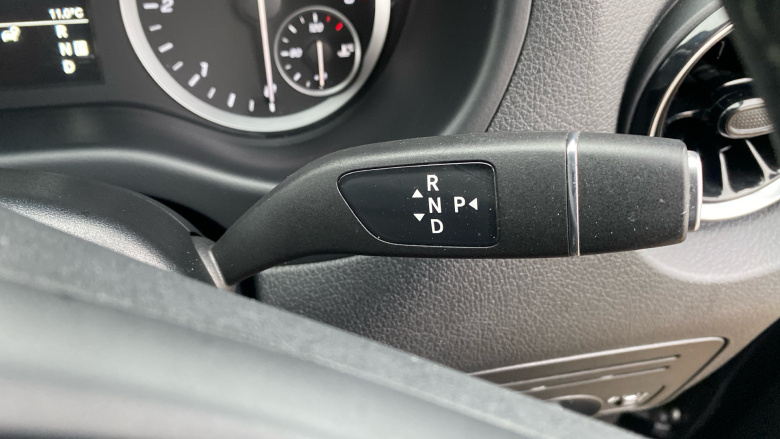 Mercedes-Benz Vito Tourer L3 Diesel Rwd 114 CDI Select 9-Seater 9G-Tronic